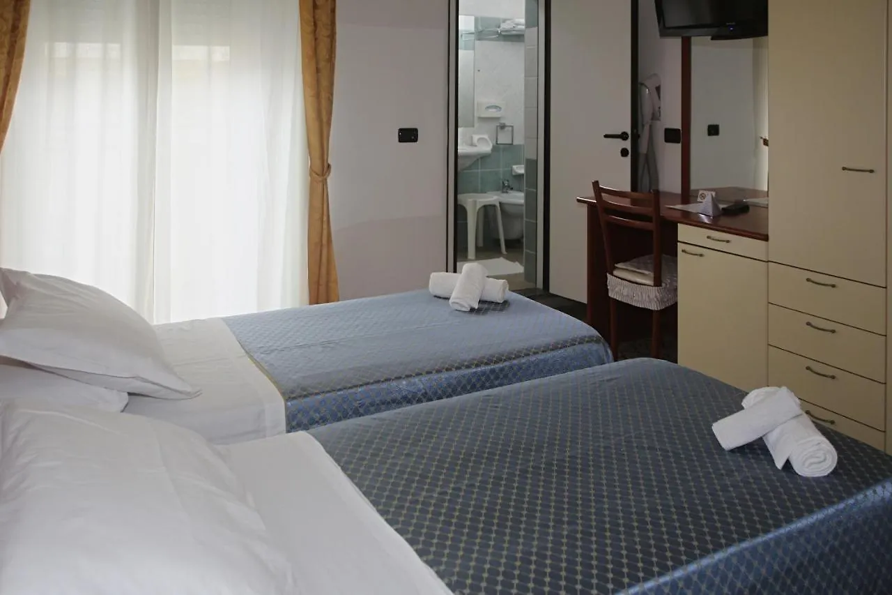 Hotel Dear Rimini 3*,