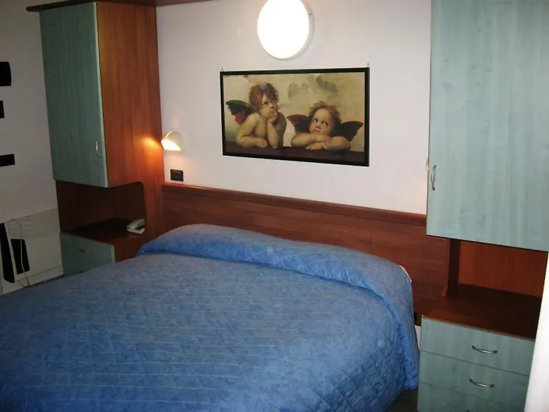 Hotel Dear Rimini 3*,